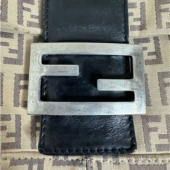 💯Authentic Fendi Shoulder Bag🍀 - Picture 5 of 17